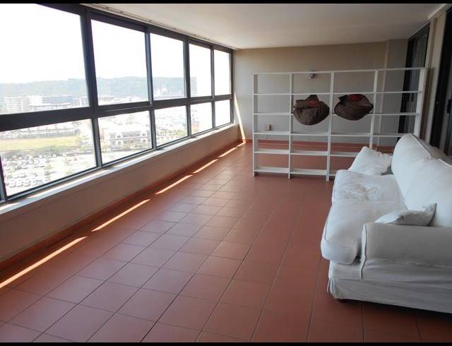 2 BEDROOM APARTMENT TO LET IN POINT WATERFRONT